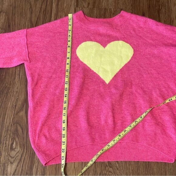 Vince Camuto Fuzzy Long Sleeve Sweater Bright Pink with Yellow Heart Size XS - Picture 3 of 10